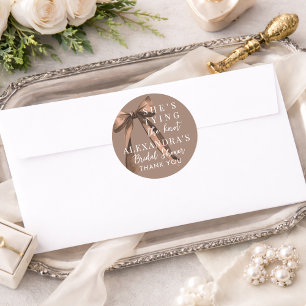 Mocha Brown Sie bindet den Knoten Schleife Brautpa Runder Aufkleber