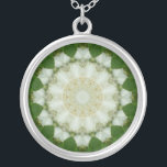 Mock Orange Blossom Silver-plate-Kette Versilberte Kette<br><div class="desc">Ein hübsches Hochzeitsgeschenk für Ihre Brautjungfrauen,  um Ihnen zu danken,  dass Sie Ihren besonderen Tag perfekt gestalten. Diese silberne,  hängende Halskette passt zu Ihrem Hochzeitsgeschirr und stammt aus einem digital manipulierten Foto von Judy Adamson.</div>