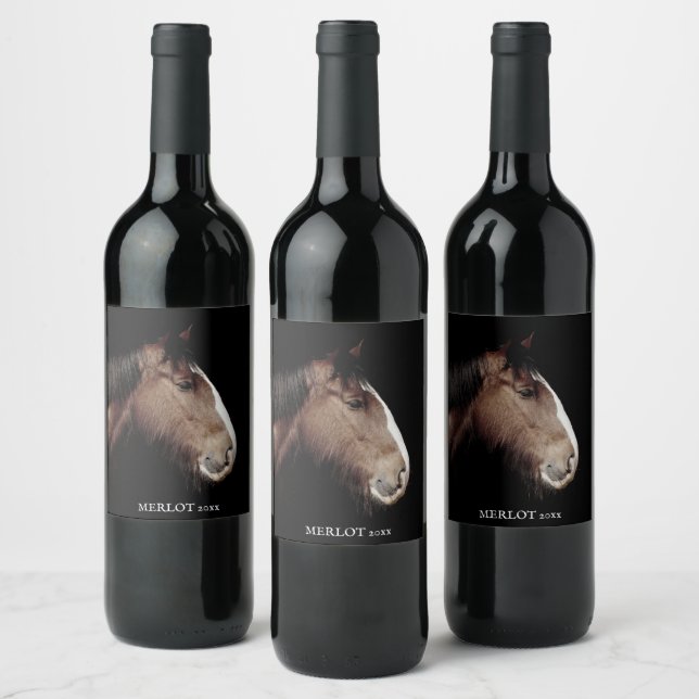 Mockup Elegant Cheval Étiquette de vin personnalis (Bouteilles)