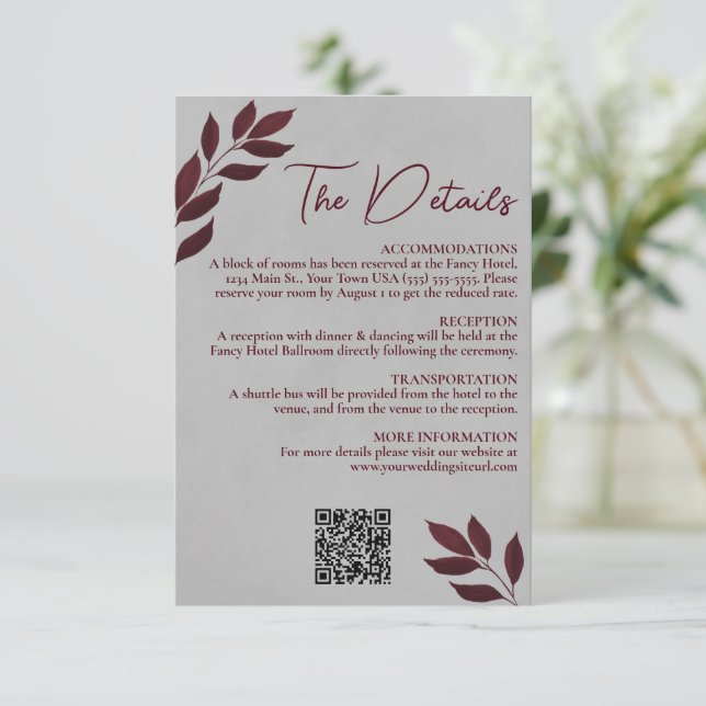 Mod Blätter Burgund Gray Wedding Details QR Code Begleitkarte (Stehend Vorderseite)