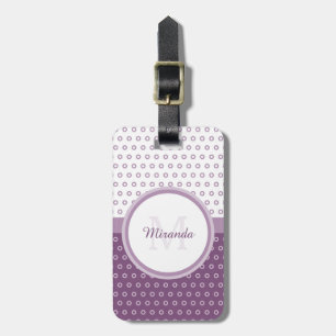 Mod-lila und weißes Polka-Punkt-Monogramm mit Gepäckanhänger