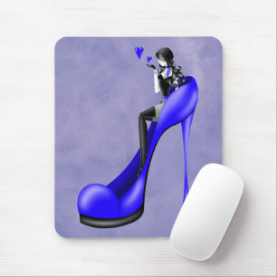 Mode-Diva in blauen Stilettos Mousepad