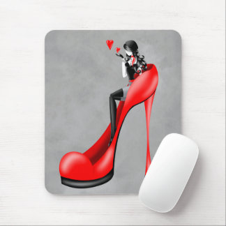 Mode-Diva in roten Stilettos Mousepad