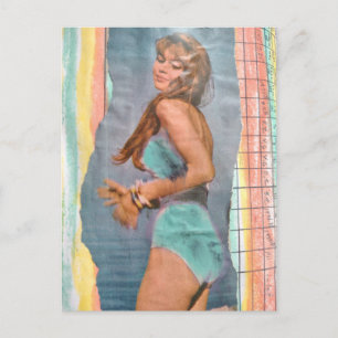 Mode-Modell Frau im Jahr 1957 am Strand Collage Postkarte