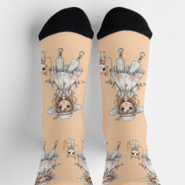 Modebewusstes Mädchen, das mit süßer Katze spazier Socken