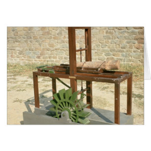 Modèle d'une scie hydraulique