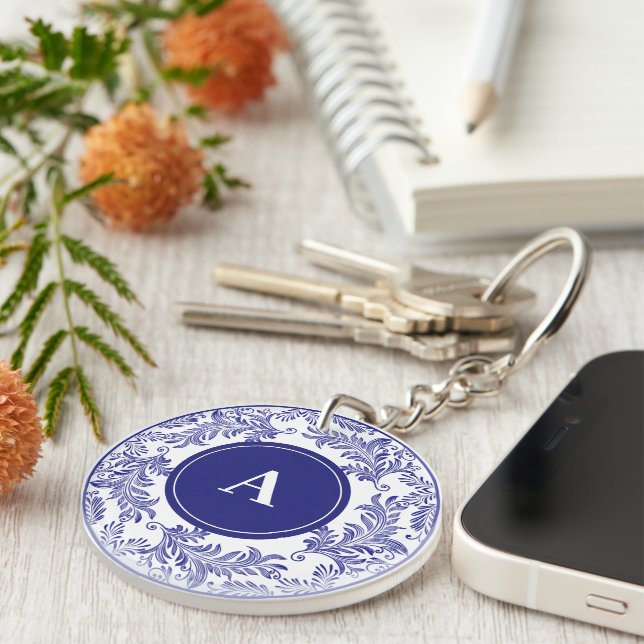 Modèle Floral Blanc Bleu Initial (Devant Droit)