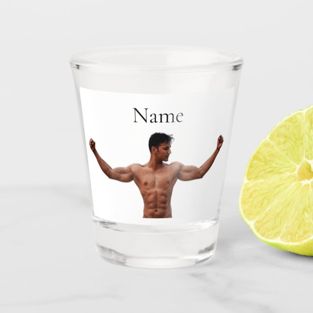 Modell der männlichen Fitness Thunder_Cove Schnapsglas (Vorderseite)