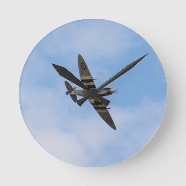 Modell von Spitfire M IX MK923 Runde Wanduhr (Vorderseite)