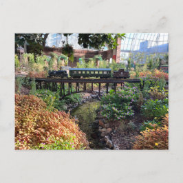 Modellbahnfahrt über die neue Flussschlucht Postkarte