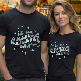 Modelleisenbahnhofstext mit benutzerdefiniertem Te T-Shirt