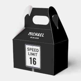 Modern 16th Birthday Speed Limit Sign Geschenkschachtel
