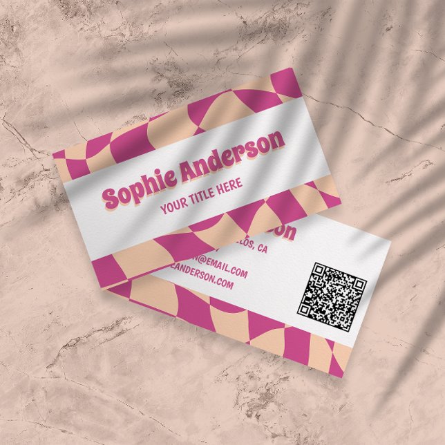 Modern 70s Retro Pink Wavy with QR Code Visitenkarte (Von Creator hochgeladen)