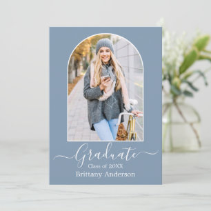 Modern Arch Calligraphy Dusty Blue Abschluss Ankündigung