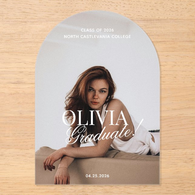 Modern Arch Typography Script Grad Announcement Acryleinladungen (Vorderseite)