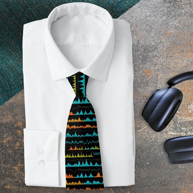 Modern Audio Cool Sound Waves Krawatte (A stylish tie patterned with a colorful sound wave effect. Ideal for sound engineers and musicians)