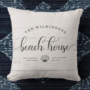 Modern Beach House Familie Name Skript White Wood Kissen