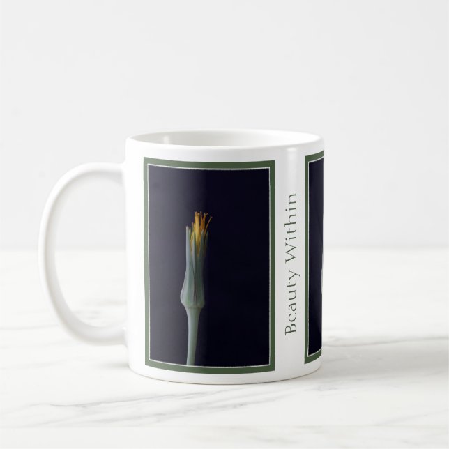 Modern Beauty Within Wildflower, Personalized  Kaffeetasse (Links)