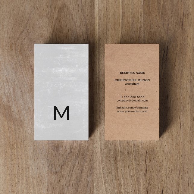Modern bedruckte Kraft Textur Grau Bold Monogram Visitenkarte (Von Creator hochgeladen)