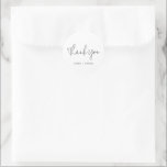 Modern Black and White Chic Wedding Runder Aufkleber<br><div class="desc">Modern and chic design.</div>