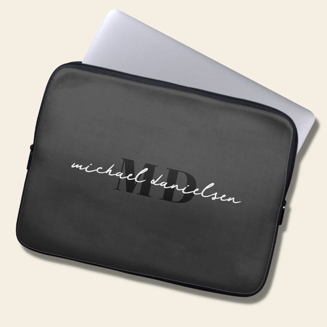 Modern Black & Elegant Script Initial Monogram Laptopschutzhülle (Von Creator hochgeladen)