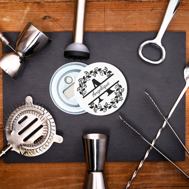 Modern Black Floral Wreath Split Monogram "A" Flaschenöffner (Von Creator hochgeladen)