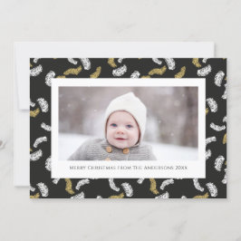 Modern Black Script Gold Pine Mistletoe Weihnachte Feiertagskarte