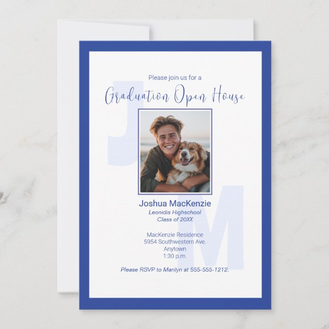 Modern Blue Monogram Foto Abschluss Einladung (Vorderseite)