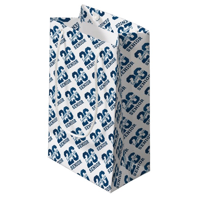 Modern Blue SENIOR Graduation Kleine Geschenktüte (Vorderseite Schrägansicht)