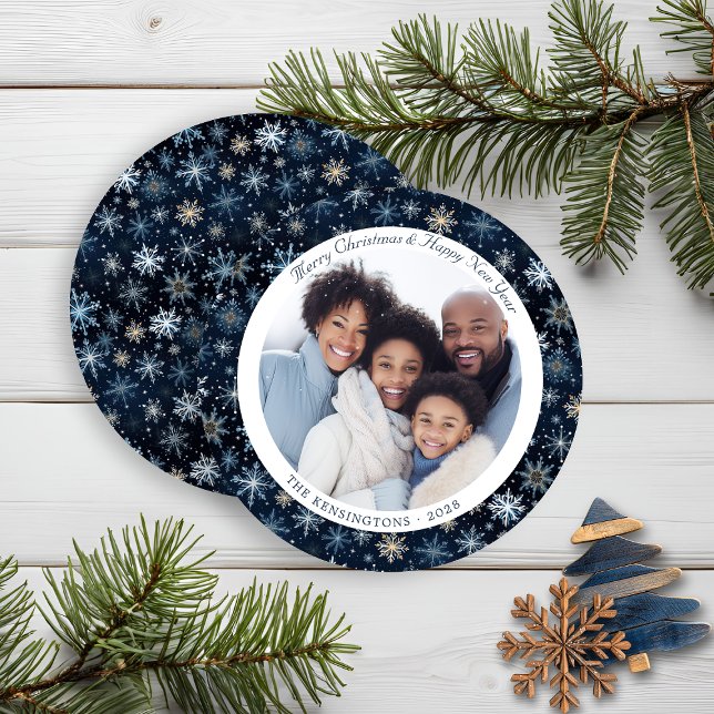 Modern Blue Vintag Snowflakes Weihnachten Foto (Modern Blue Vintage Snowflakes Christmas Photo Holiday Card in a Round Circle Shape)