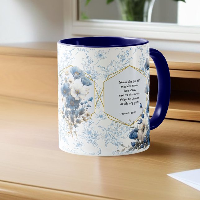 Modern Blue White Floral Bible Verse Tasse (Von Creator hochgeladen)