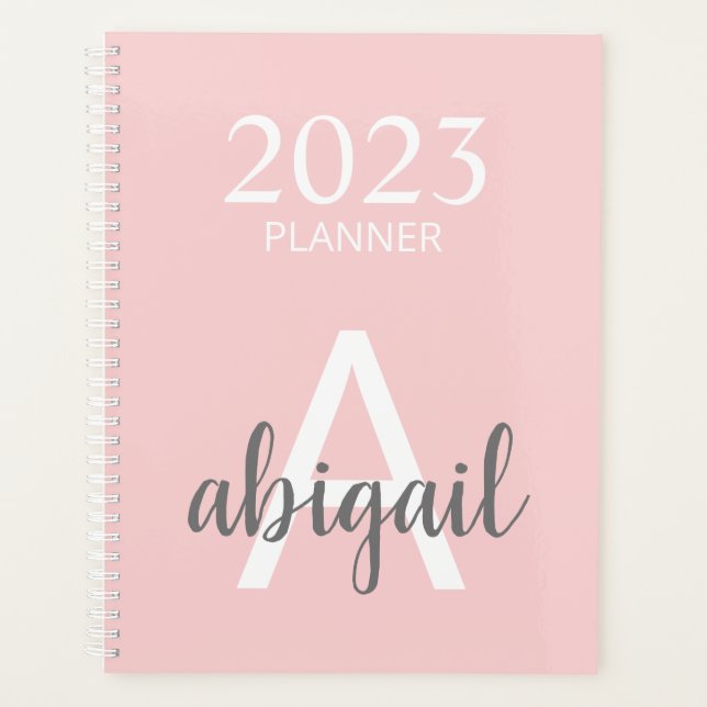 Modern Blush Pink Einfache Monogramm Name 2023 Planer (Vorderseite)