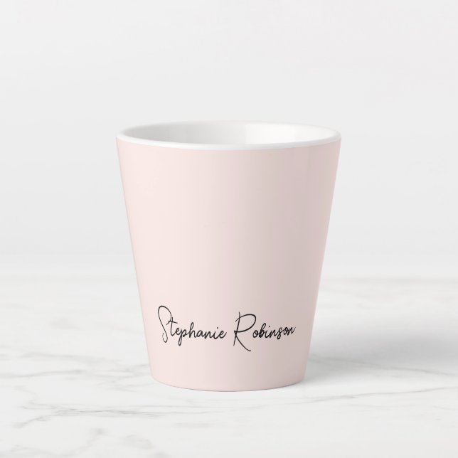 Modern Blush Pink Monogram Name Typografy Milchtasse (Vorderseite)