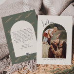 Modern Boho Arch Green Merry ein Foto Feiertagskarte<br><div class="desc">Feiern Sie die Saisonfreuden mit dieser modernen Boho Bou Bogen fröhlich grünen 1 Foto Urlaubskarte. Das einzigartige und chic bearbeitbare Skript schafft eine Touch von Charme und Individualität. Das schlichte, elegante Schwarz-Weiß-Design mit einem klassischen böhmischen Bogen erinnert an ein skurriles Winterambiente. Der minimale und zarte festliche Schriftart verleiht Kreativität und...</div>