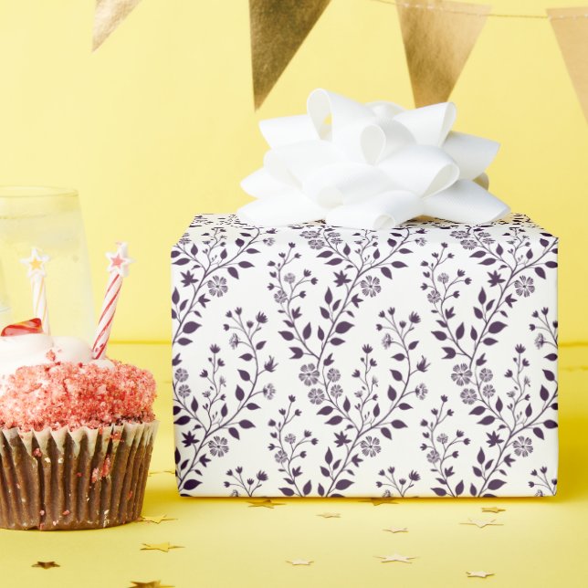 Modern Boho Floral Pattern Plum White Geschenkpapier (Geburtstagsparty)