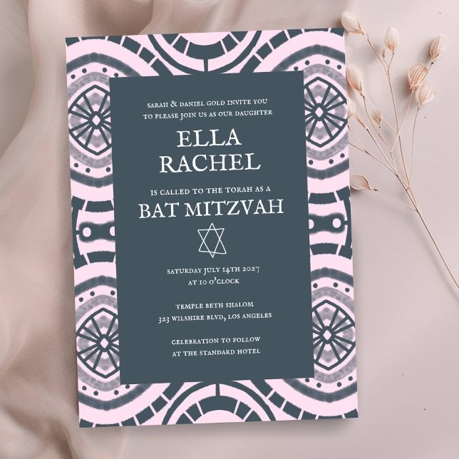 Modern Boho Muster Custom B'nai Bat Bar Mitzvah Einladung (Modern Boho Pattern Custom B'nai Bat Bar Mitzvah Invitation
Pink )