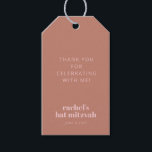 Modern Bold Typografy Terracotta Pink Bat Mitzvah Geschenkanhänger<br><div class="desc">Personalisiert Modern Bold Typografy Terracotta Pink Bat Mitzvah Geschenk Tag</div>