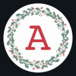 Modern Botanic Red Berry Christmas Monogram Runder Aufkleber<br><div class="desc">Fügen Sie Ihren Urlaubskurven einen festlichen Pop hinzu. Ihr Monogramm wird in einem minimalistischen und modernen grünen botanischen Weihnachtskranz mit winzigen roten Beeren platziert. Der weiße Raum verleiht ihm ein sehr modernes Ambiente. Es ist wirklich Bauernchic Design. Super einfach und schnell, um Ihr eigenes Monogramm hinzuzufügen. Wenn Sie nach einem...</div>