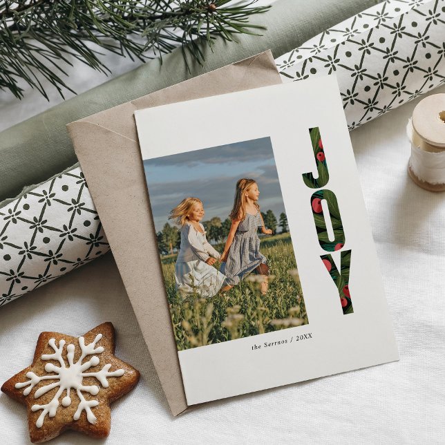 Modern Botanical Joy Red Green Holiday Foto Card (Von Creator hochgeladen)