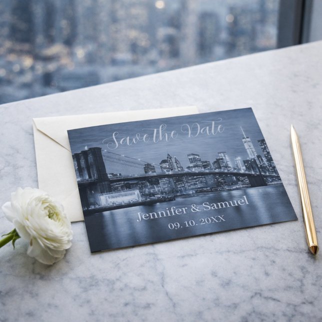 Modern Brooklyn Bridge NYC Navy Blue Cityscape (Von Creator hochgeladen)