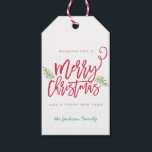 Modern Brush Script Bright Christmas Geschenk Tag Geschenkanhänger<br><div class="desc">Machen Sie eine atemberaubende Aussage in dieser Urlaubssaison mit diesem stilvollen personalisierten Hängeschild mit "Frohe Weihnachten" in einem Pinsel-Script-Schriftart. Verwenden Sie die Schaltfläche Anpassen für erweiterte Bearbeitungsoptionen. Für weitere Stücke in diesem Design kaufen Sie unseren Online-Shop!</div>