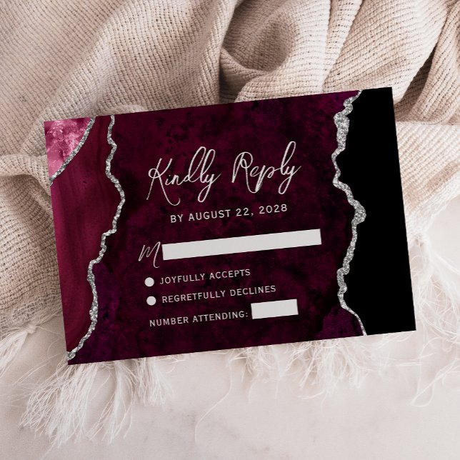 Modern Burgundy Agate Silver Script Wedding RSVP Karte (Von Creator hochgeladen)