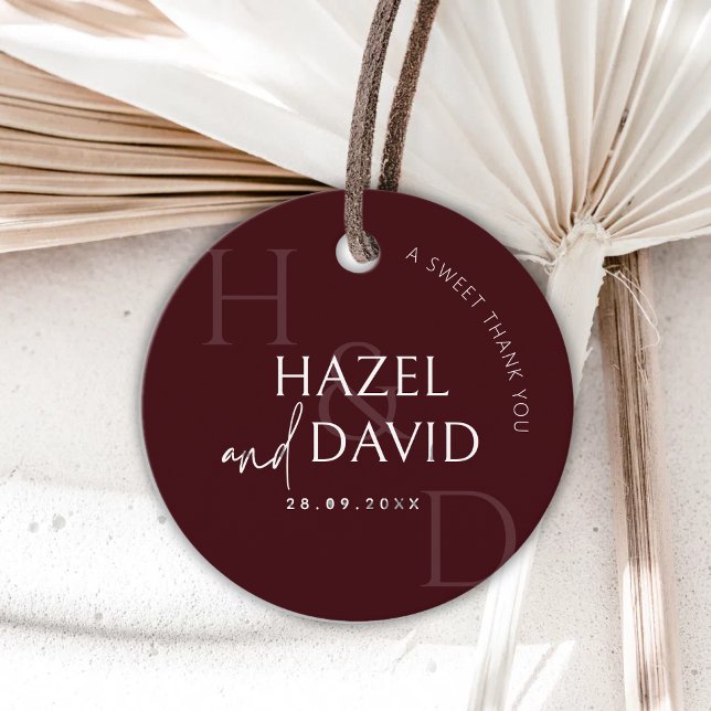 Modern Burgundy Monogram Minimalist Wedding Geschenkanhänger (Von Creator hochgeladen)