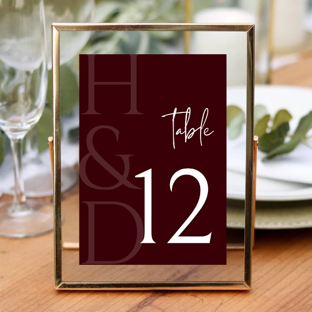 Modern Burgundy Monogram Minimalist Wedding Tischnummer (Von Creator hochgeladen)