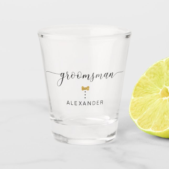 Modern Chic Script Trauzeuge Gold Bow Krawatte Nam Schnapsglas (Vorderseite)