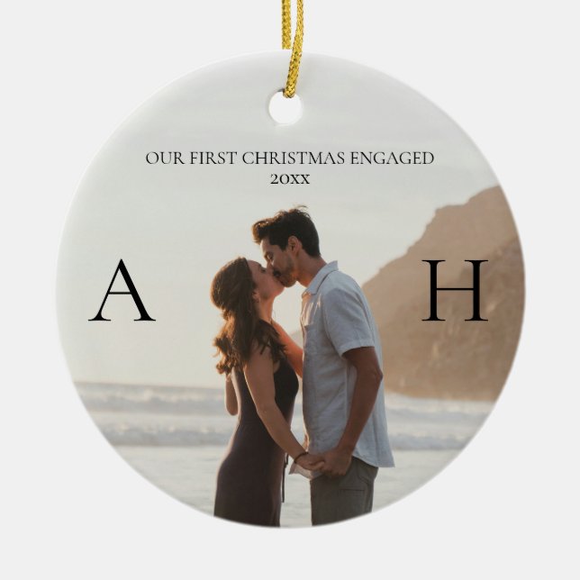 Modern Couple 2 Photo First Christmas Engaged Keramik Ornament (Vorne)