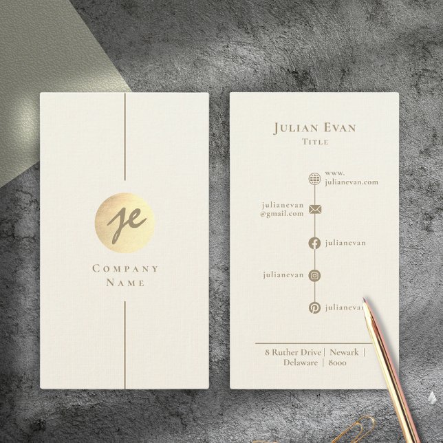 Modern Creamy White & Gold Luxe Script Monogram Visitenkarte (Modern Creamy White & Gold Luxe Script Monogram Business Card)