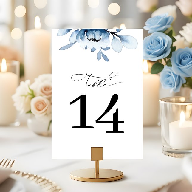 Modern Dusty Blue Floral Wedding Tischnummer (Von Creator hochgeladen)