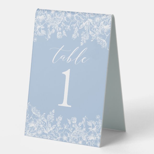 Modern Dusty Blue White Blume Tischnummer Card Tischaufsteller (Vorderseite)