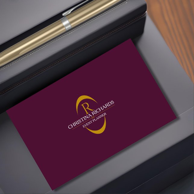 Modern Elegant in Burgundy und Gold Monogram Visitenkarte (Von Creator hochgeladen)